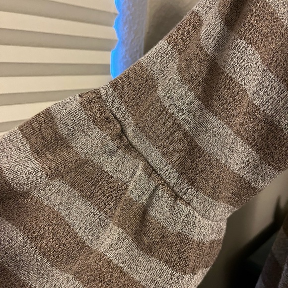 SUZANNE BETRO Beautiful stripe and floral long sleeve top!! Size L - Picture 8 of 8